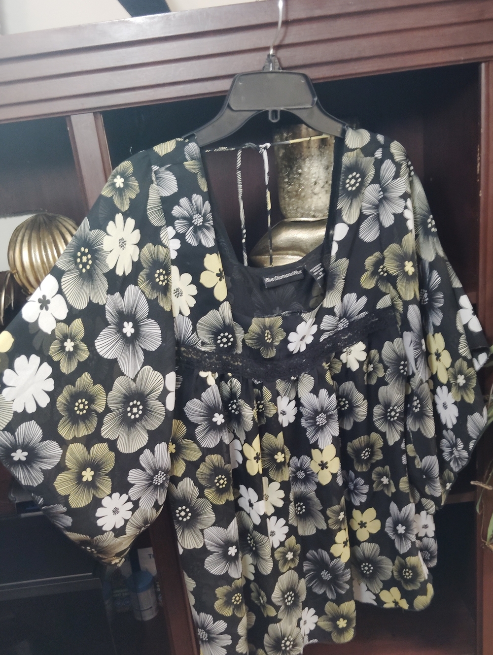 Black Floral Lace-Trim Peasant Blouse in Cream and Gray